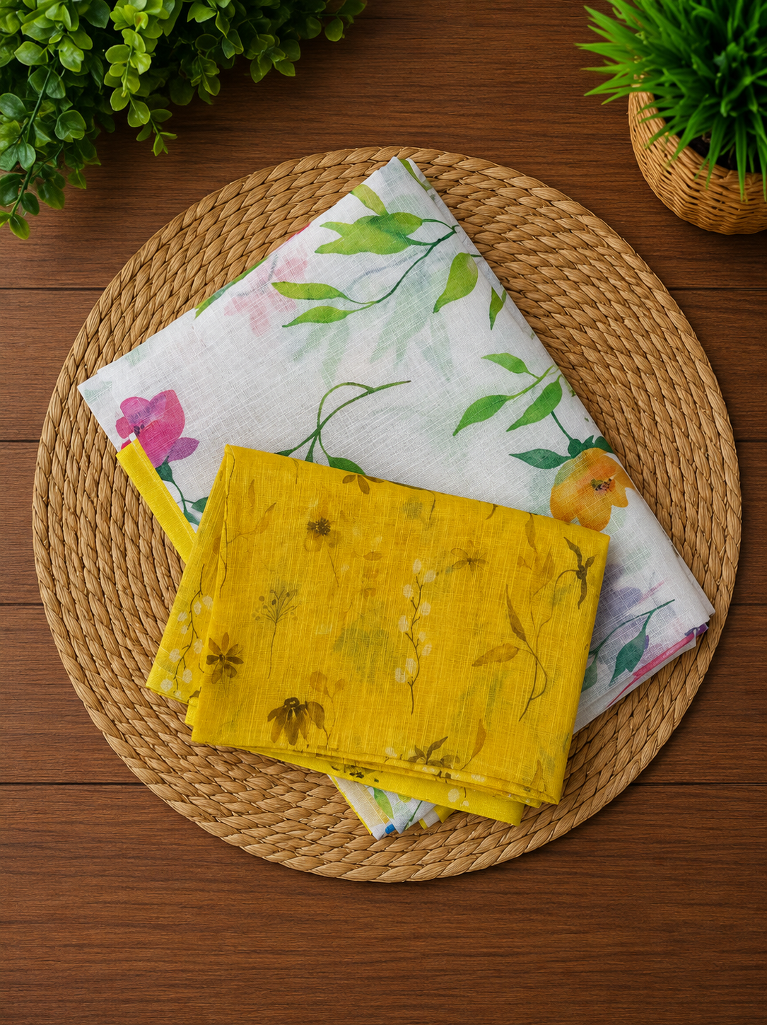 Premium Linen Saree – Soft Floral Digital Print with Running Blouse 🌸