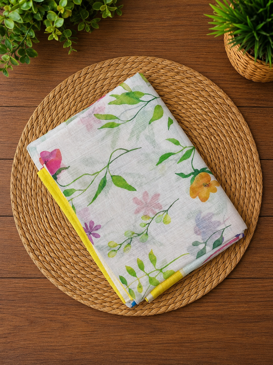 Premium Linen Saree – Soft Floral Digital Print with Running Blouse 🌸